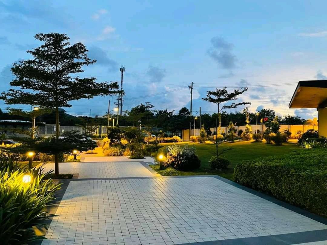 Aparthotel Avida Atria T2-F ,5Mins To Festive Walk And 4 Mins To Iloilo Convention Center Exterior foto